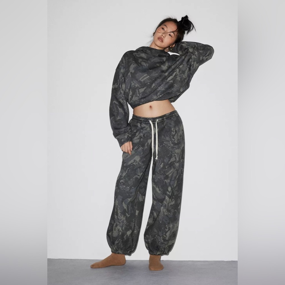 Urban Outfitters UO Out From Under Camo Hoodie Sweatshirt Jogger Sweatpant Small - Picture 5 of 9